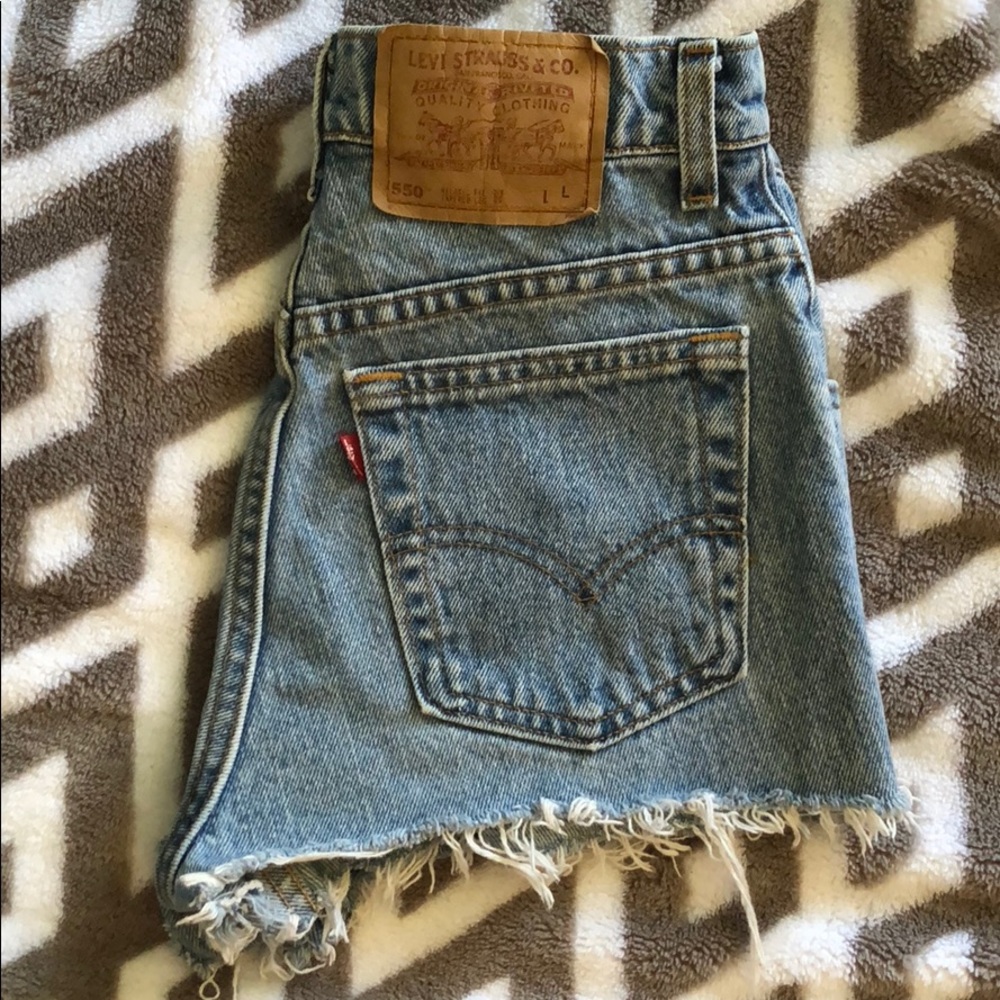 Vintage Levi’s high rise shorts